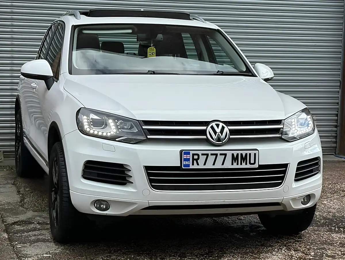 Used 2012 Volkswagen Touareg Se White - Interior and Exterior details 14