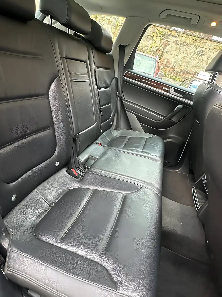 Used 2012 Volkswagen Touareg Se White - Interior and Exterior details 16