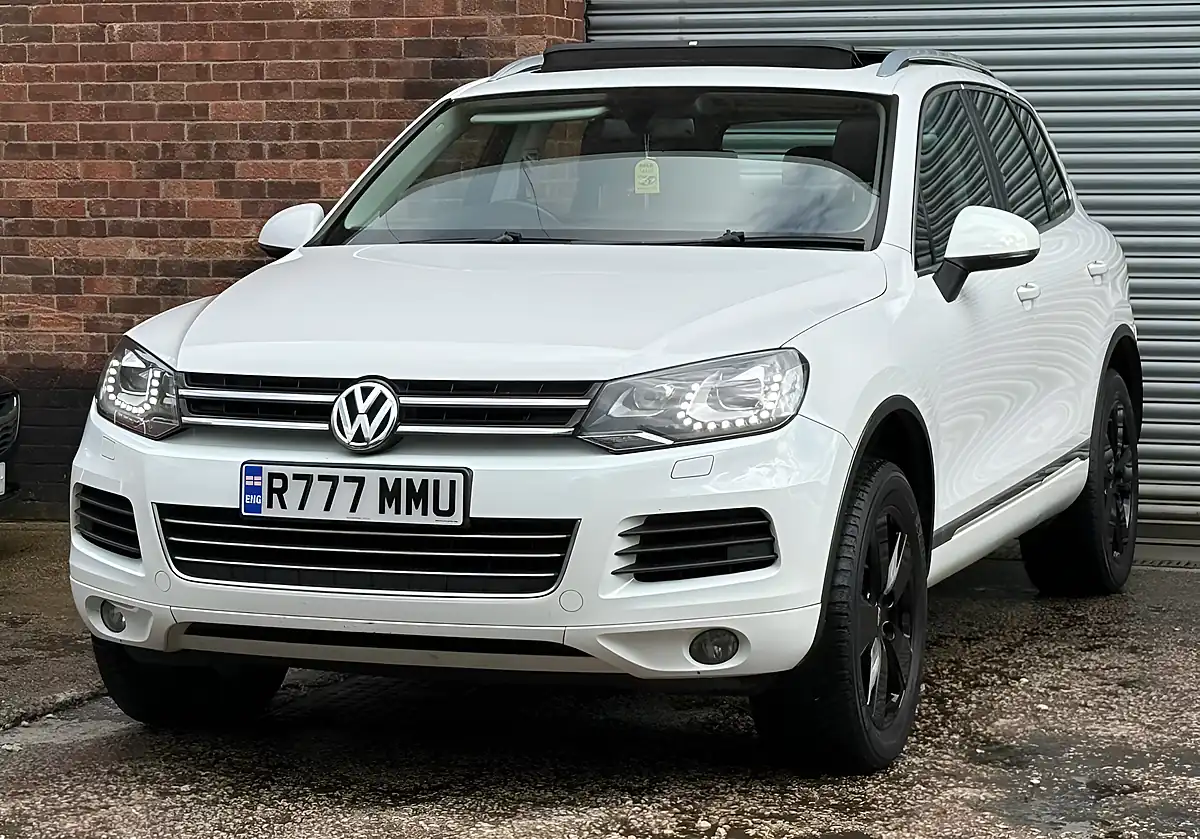 Used 2012 Volkswagen Touareg Se White - Interior and Exterior details 4