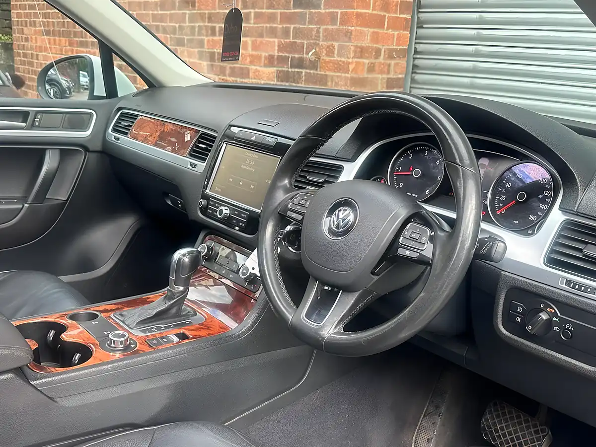 Used 2012 Volkswagen Touareg Se White - Interior and Exterior details 7