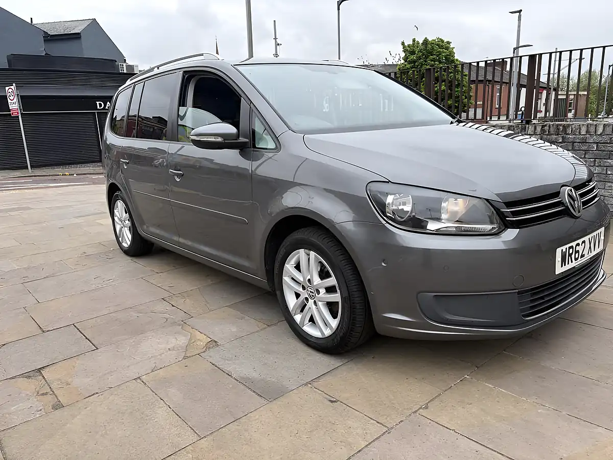 Used 2012 Volkswagen Touran Se Grey - Front View