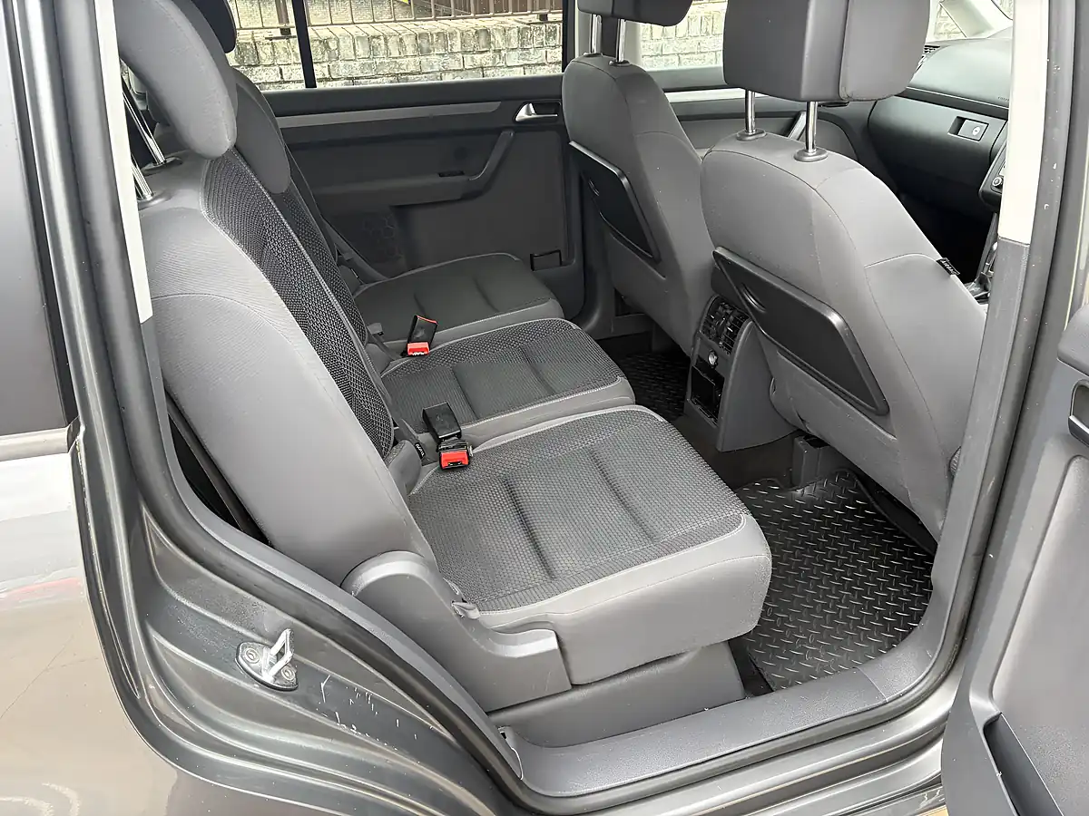 Used 2012 Volkswagen Touran Se Grey - Interior and Exterior details 8