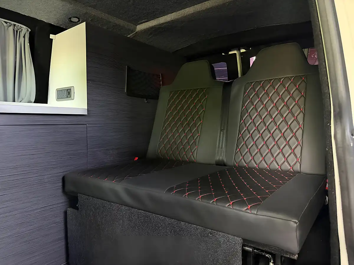 Used 2012 Volkswagen Transporter T28 L1 H1 4dr White - Interior and Exterior details 4