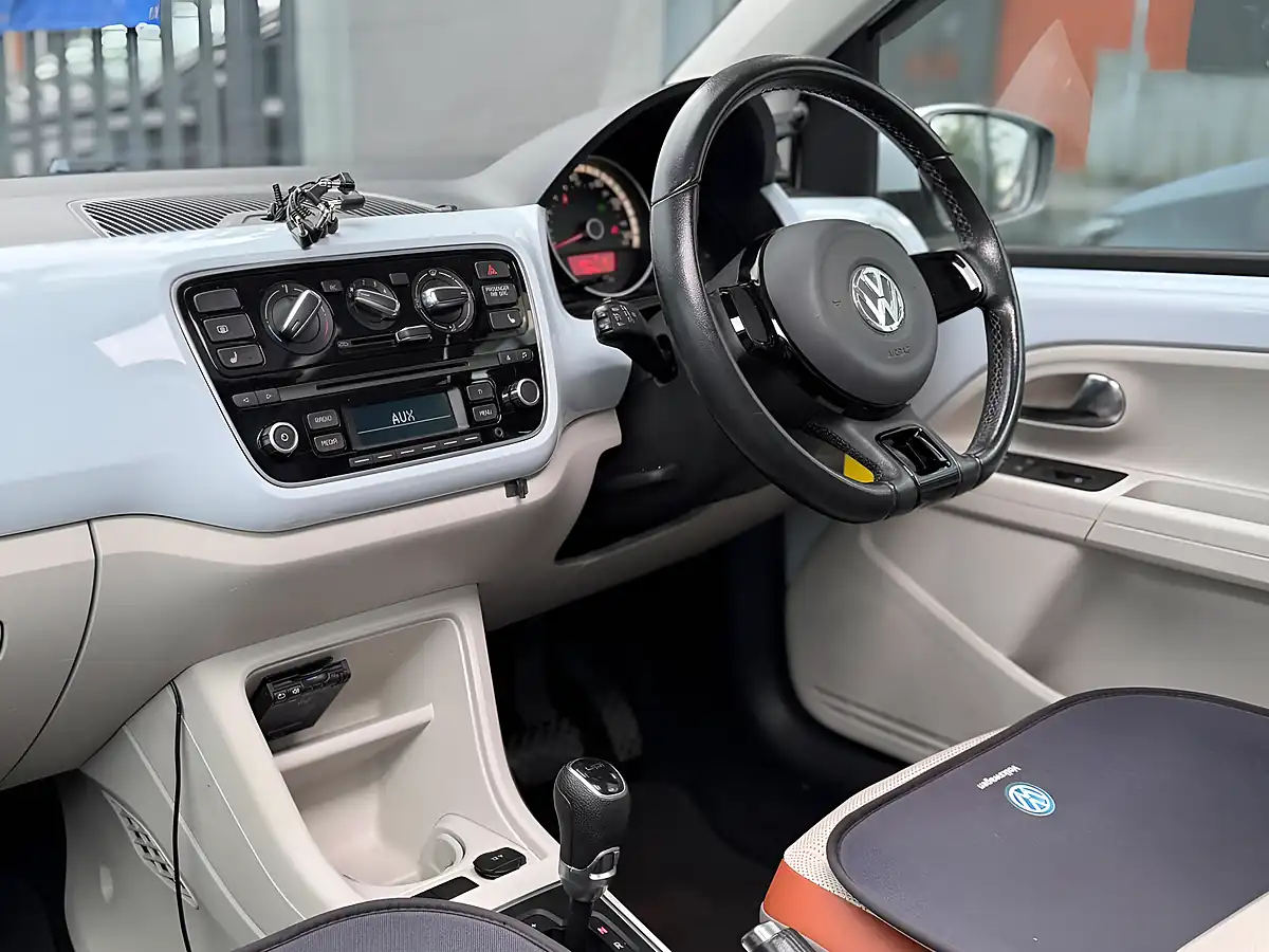 Used 2012 Volkswagen Up! High Up! White - Interior and Exterior details 4