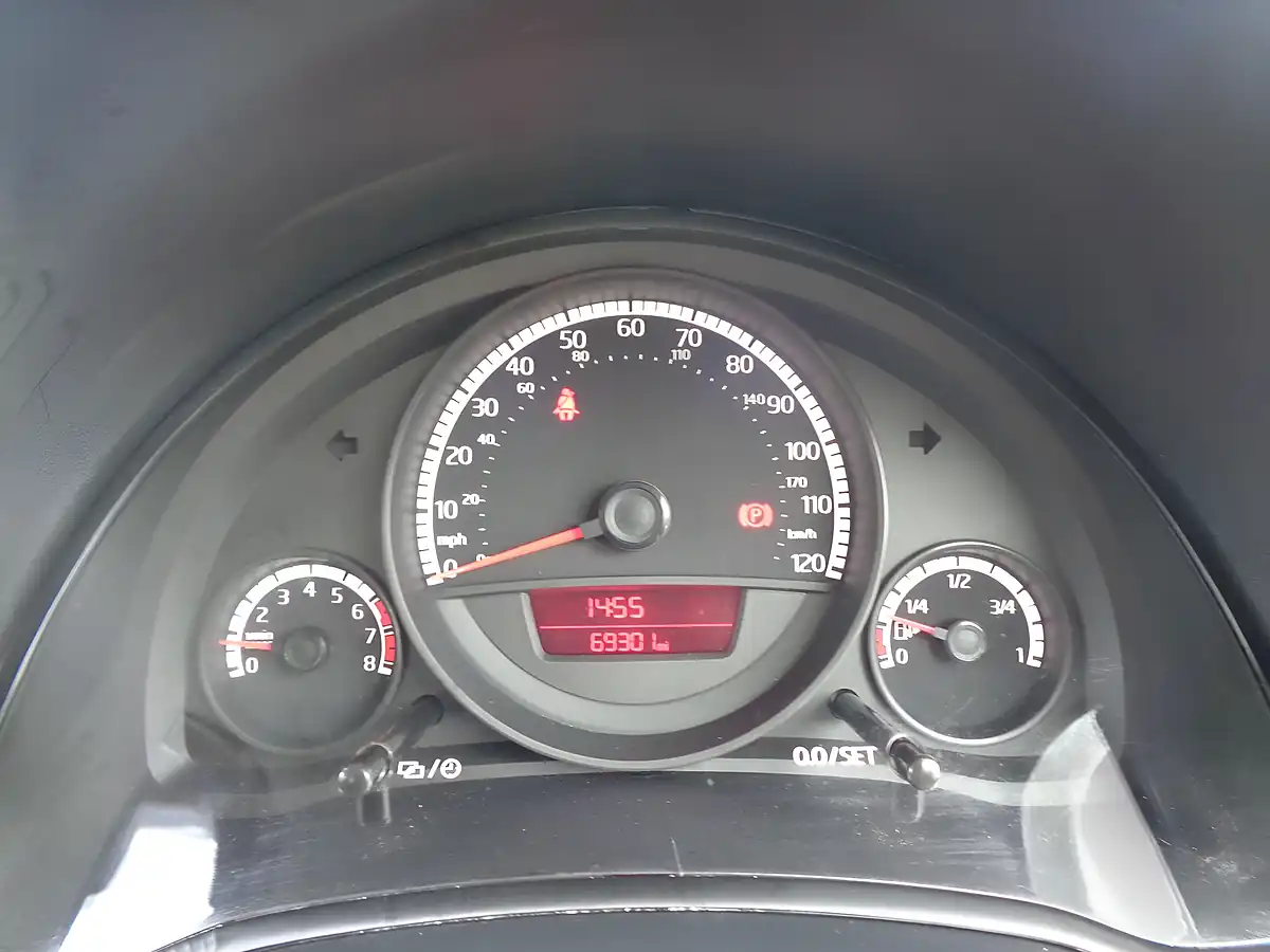 Used 2012 Volkswagen Up! Move Up! White - Interior and Exterior details 18