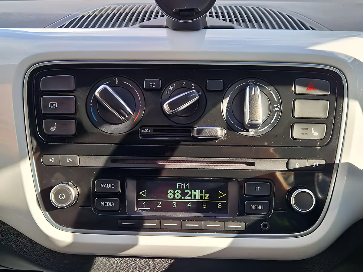 Used 2012 Volkswagen Up! Up! White - Interior and Exterior details 15