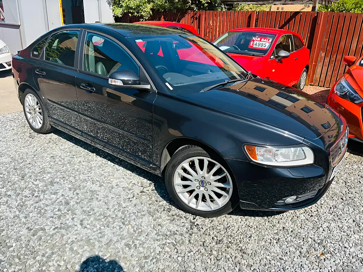 Used 2012 Volvo S40 Se Lux Edition Black - Front View