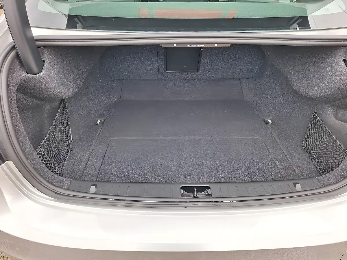 Used 2012 Volvo S60 Se Lux Silver - Interior and Exterior details 10
