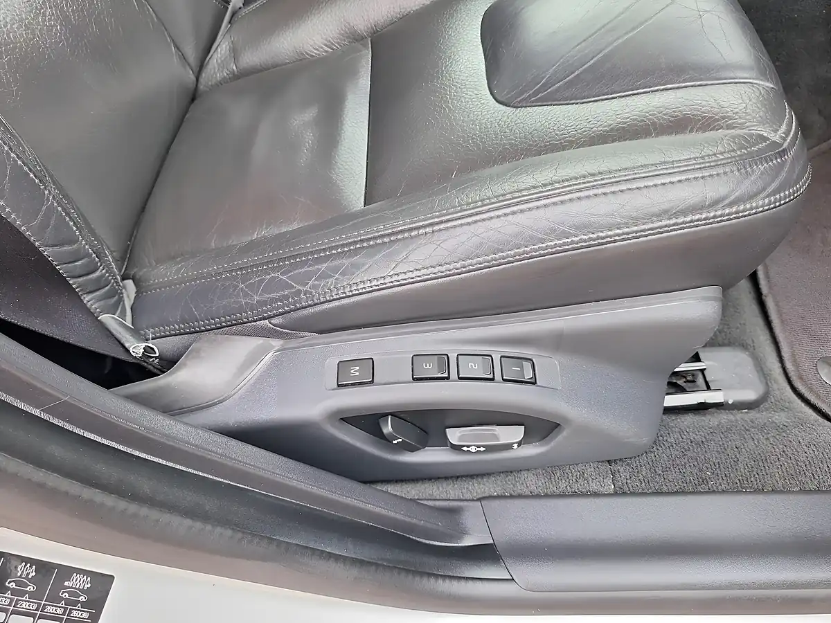 Used 2012 Volvo S60 Se Lux Silver - Interior and Exterior details 12
