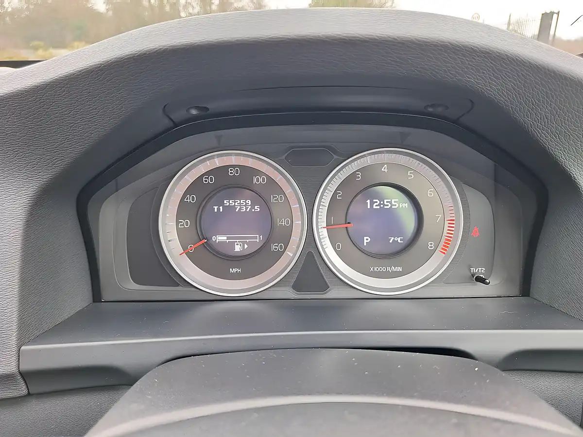 Used 2012 Volvo S60 Se Lux Silver - Interior and Exterior details 15