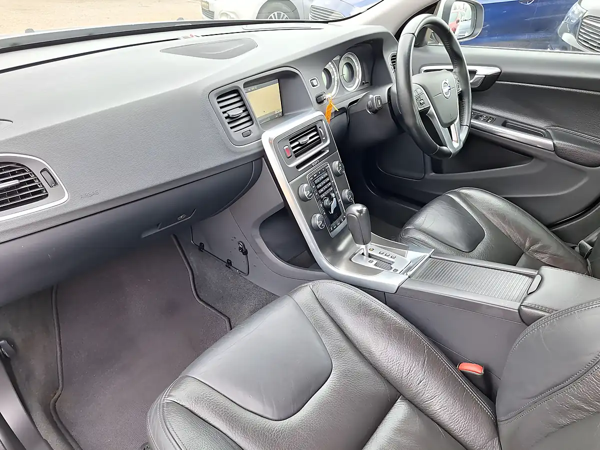 Used 2012 Volvo S60 Se Lux Silver - Interior and Exterior details 3