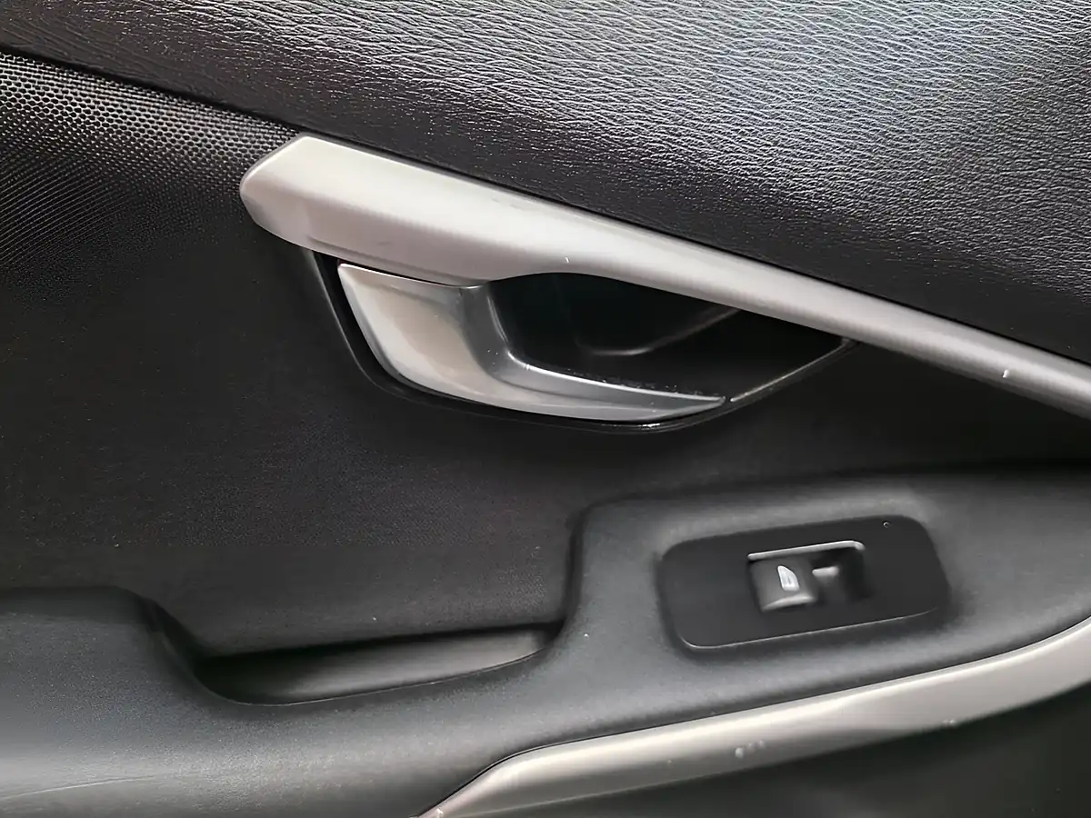 Used 2012 Volvo V40 Es Black - Interior and Exterior details 17