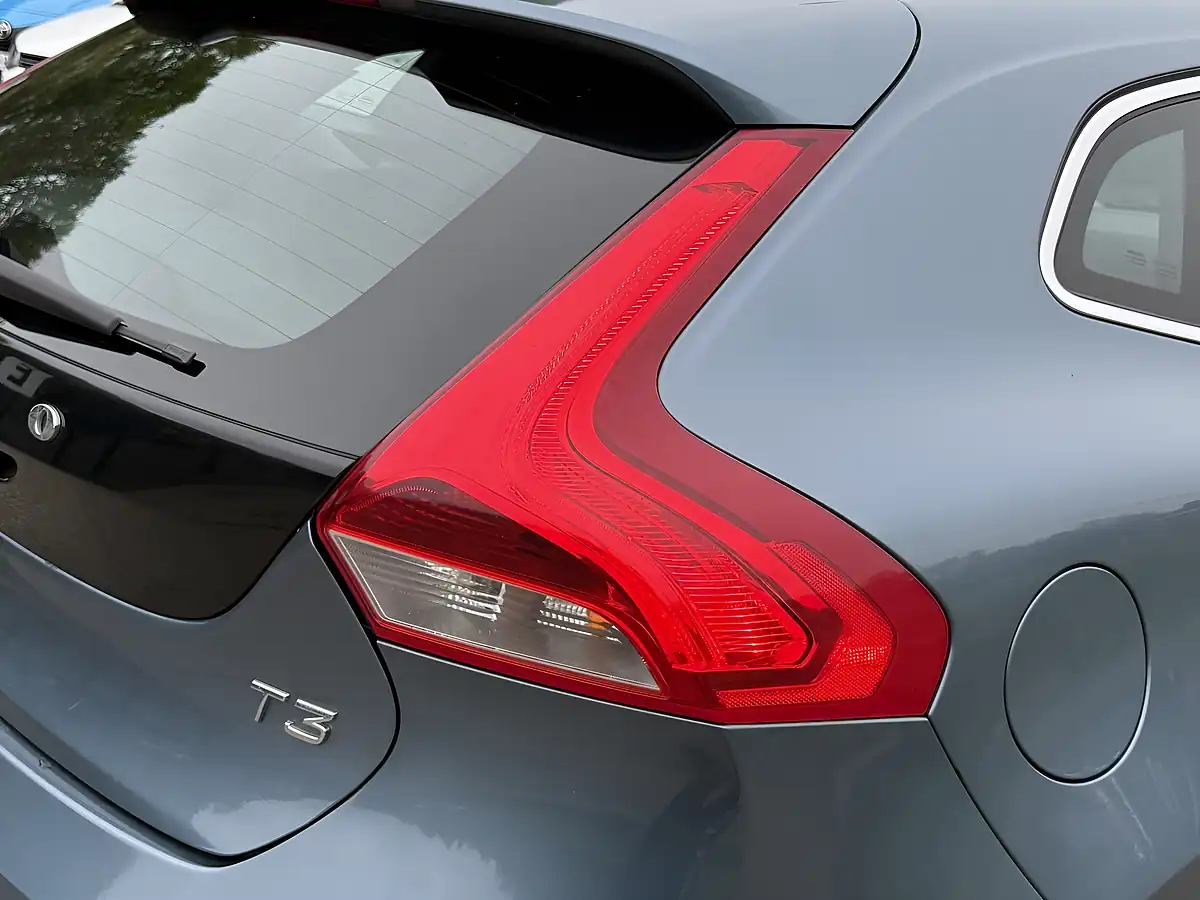 Used 2012 Volvo V40 Se Blue - Interior and Exterior details 14