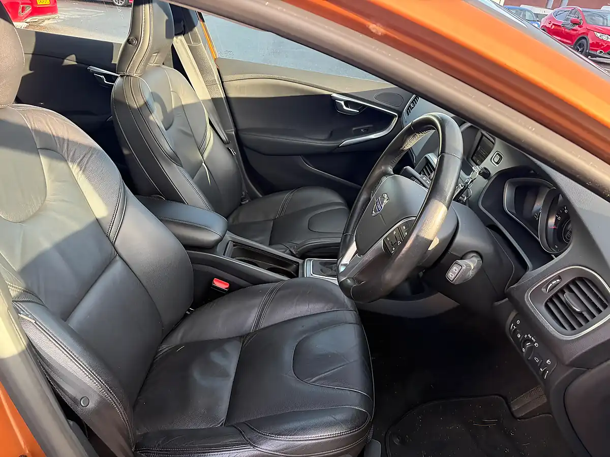 Used 2012 Volvo V40 Se Bronze - Interior and Exterior details 10
