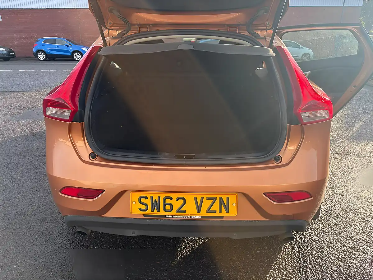 Used 2012 Volvo V40 Se Bronze - Interior and Exterior details 5