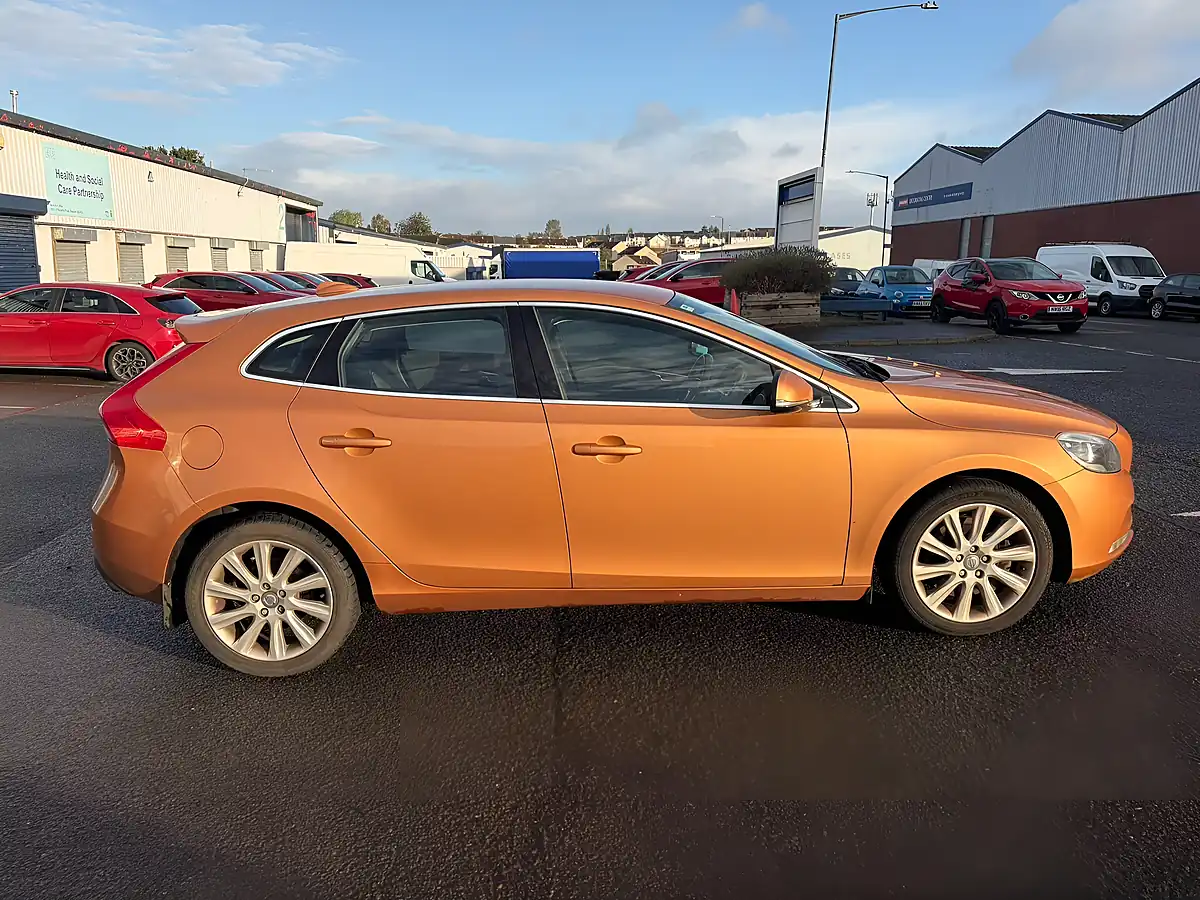 Used 2012 Volvo V40 Se Bronze - Interior and Exterior details 8