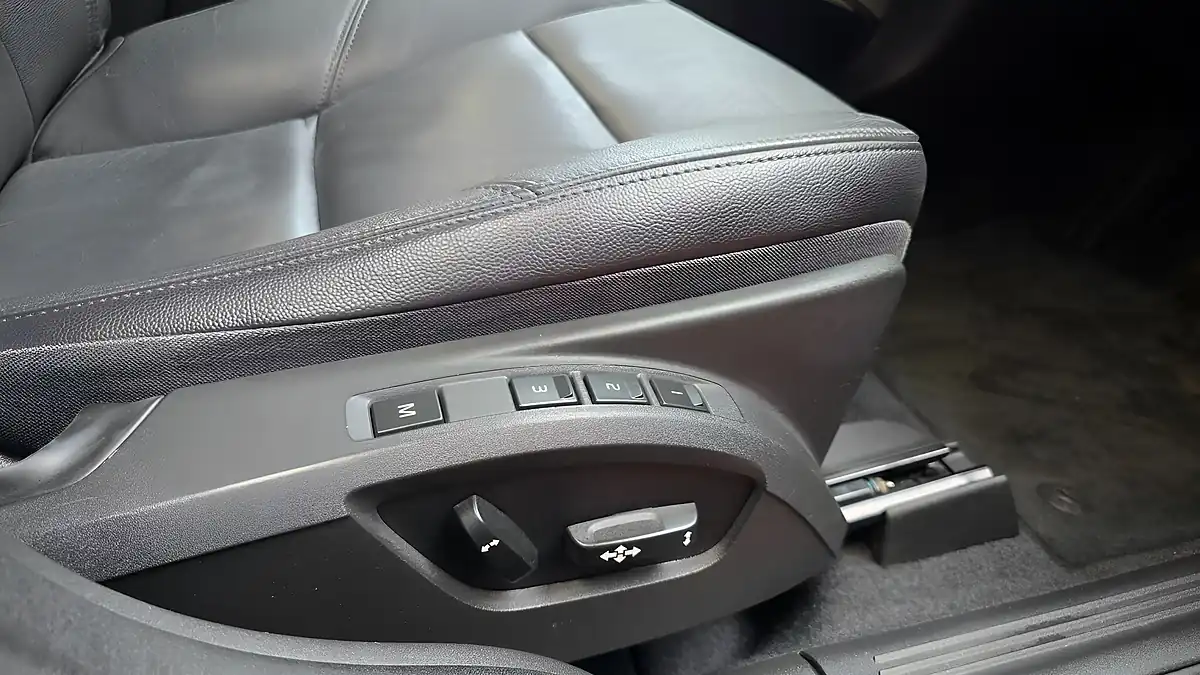 Used 2012 Volvo V50 Sunroof Black - Interior and Exterior details 10