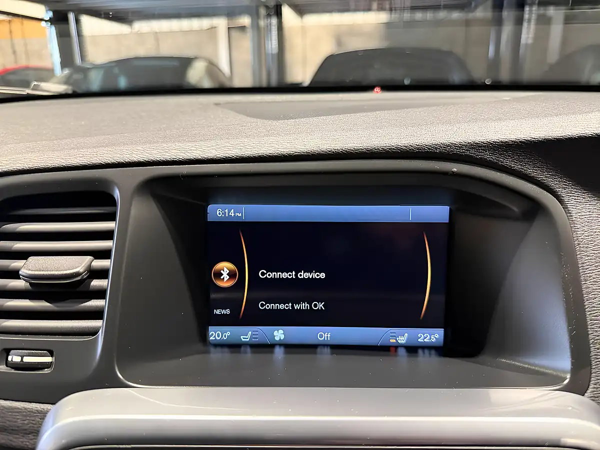 Used 2012 Volvo V60 R-Design Lux Nav Red - Interior and Exterior details 18
