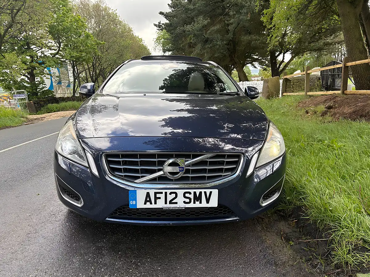 Used 2012 Volvo V60 Se Lux Blue - Interior and Exterior details 11