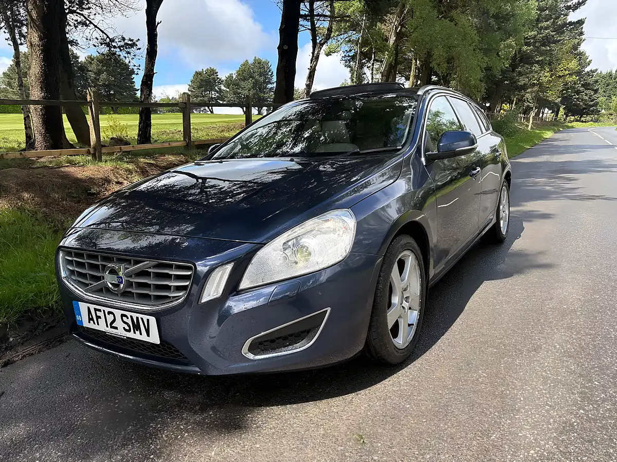 Used 2012 Volvo V60 Se Lux Blue - Interior and Exterior details 12
