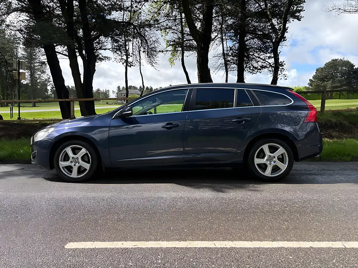 Used 2012 Volvo V60 Se Lux Blue - Interior and Exterior details 15
