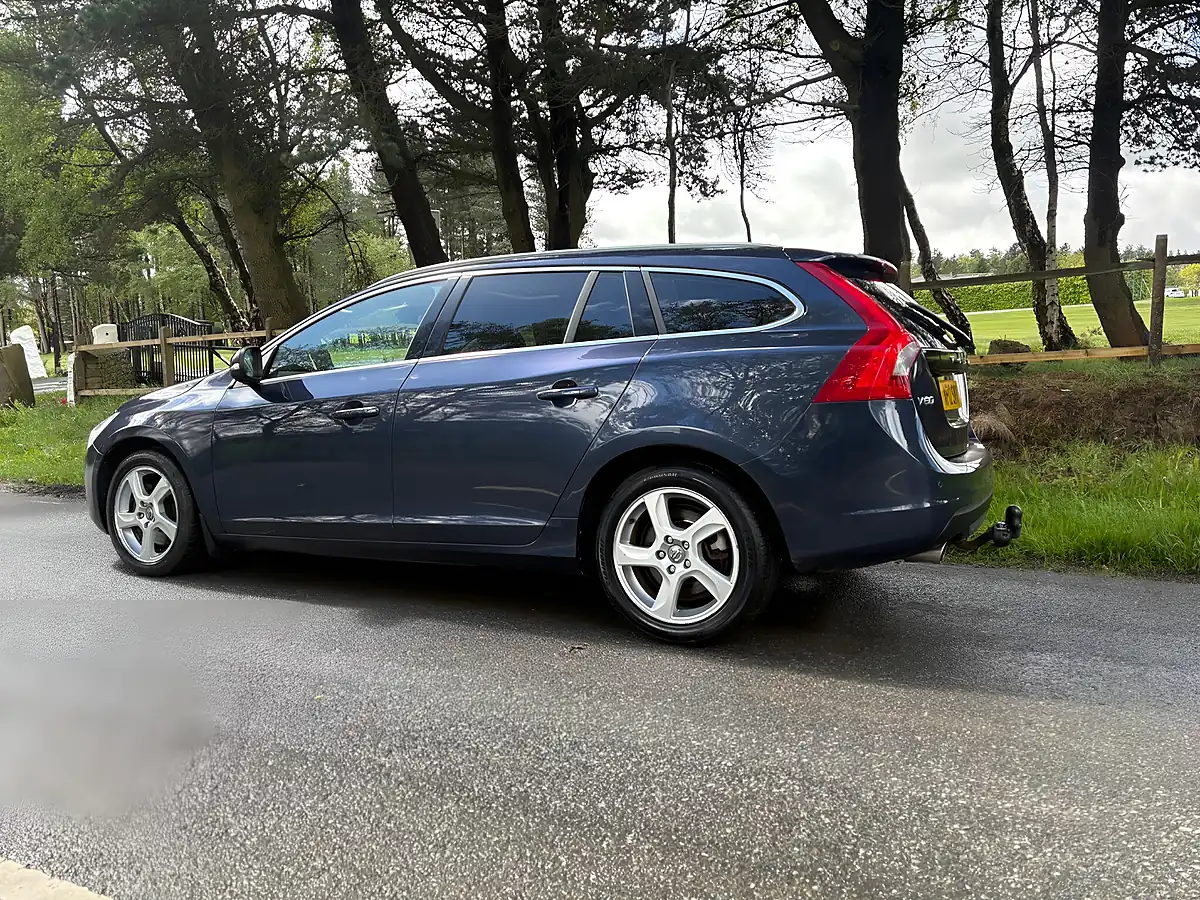 Used 2012 Volvo V60 Se Lux Blue - Interior and Exterior details 16