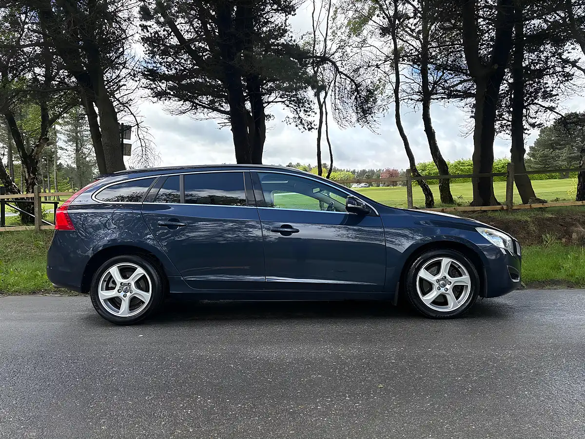 Used 2012 Volvo V60 Se Lux Blue - Interior and Exterior details 4