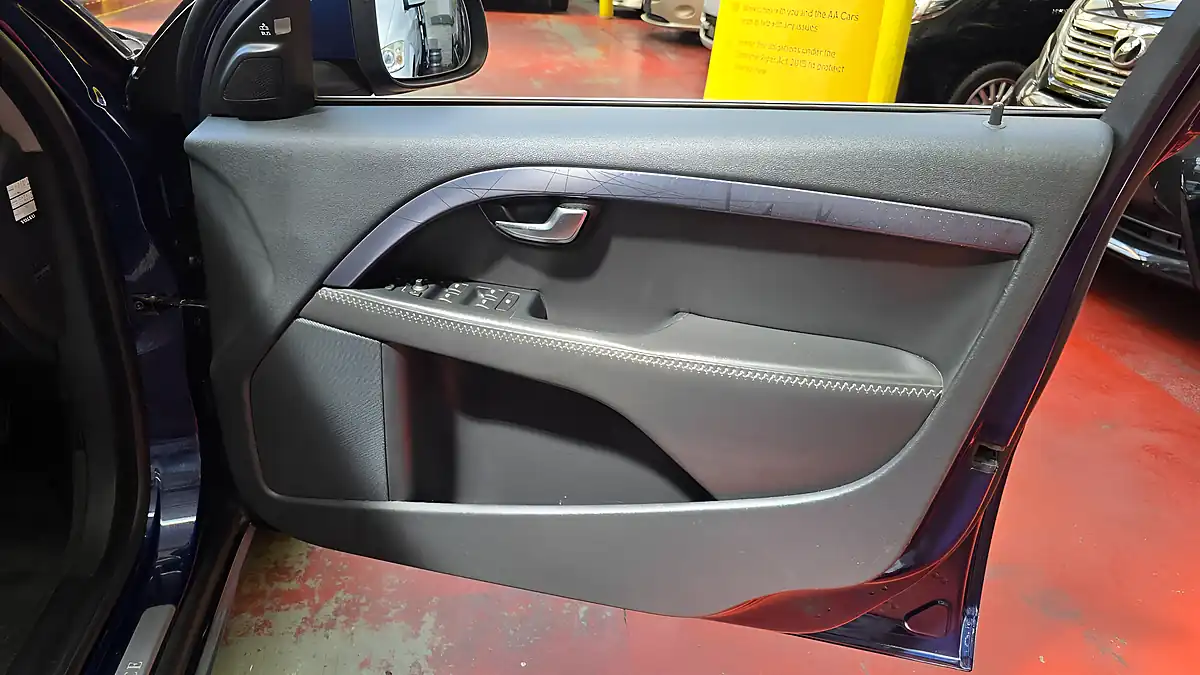 Used 2012 Volvo V70 Ocean Race Blue - Interior and Exterior details 12