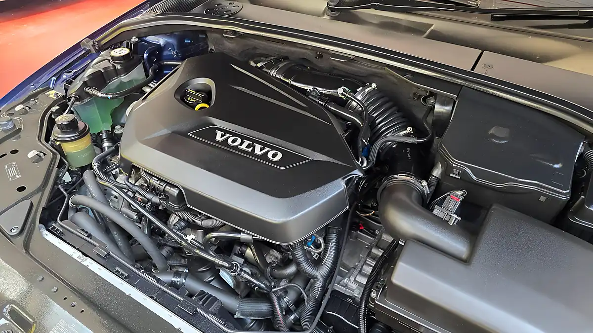 Used 2012 Volvo V70 Ocean Race Blue - Interior and Exterior details 9
