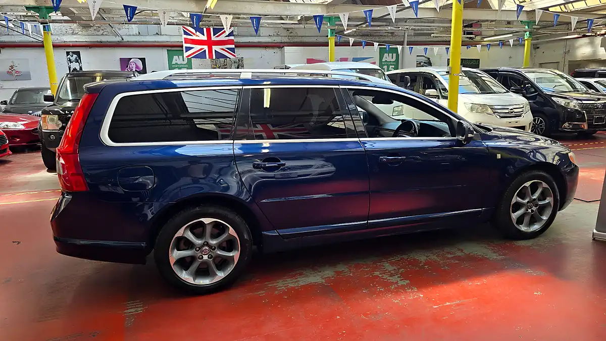 Used 2012 Volvo V70 Ocean Race Blue - Interior and Exterior details 17