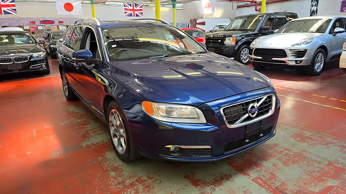 Used 2012 Volvo V70 Ocean Race Blue - Interior and Exterior details 2