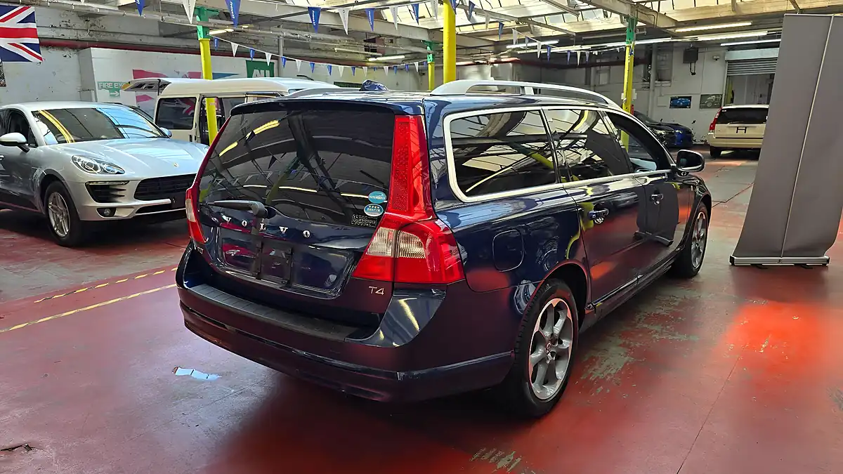 Used 2012 Volvo V70 Ocean Race Blue - Interior and Exterior details 3