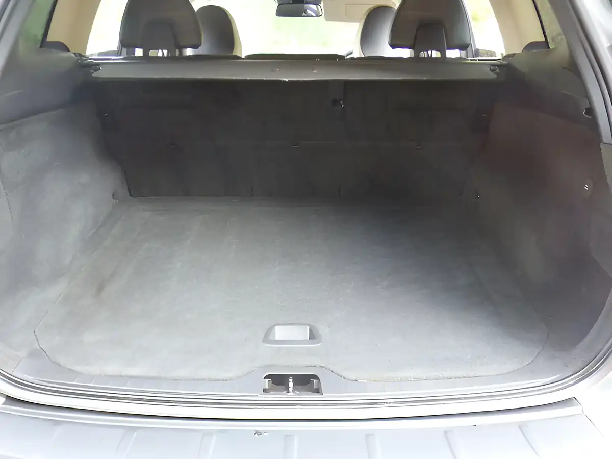 Used 2012 Volvo XC60 R-Design Silver - Interior and Exterior details 12