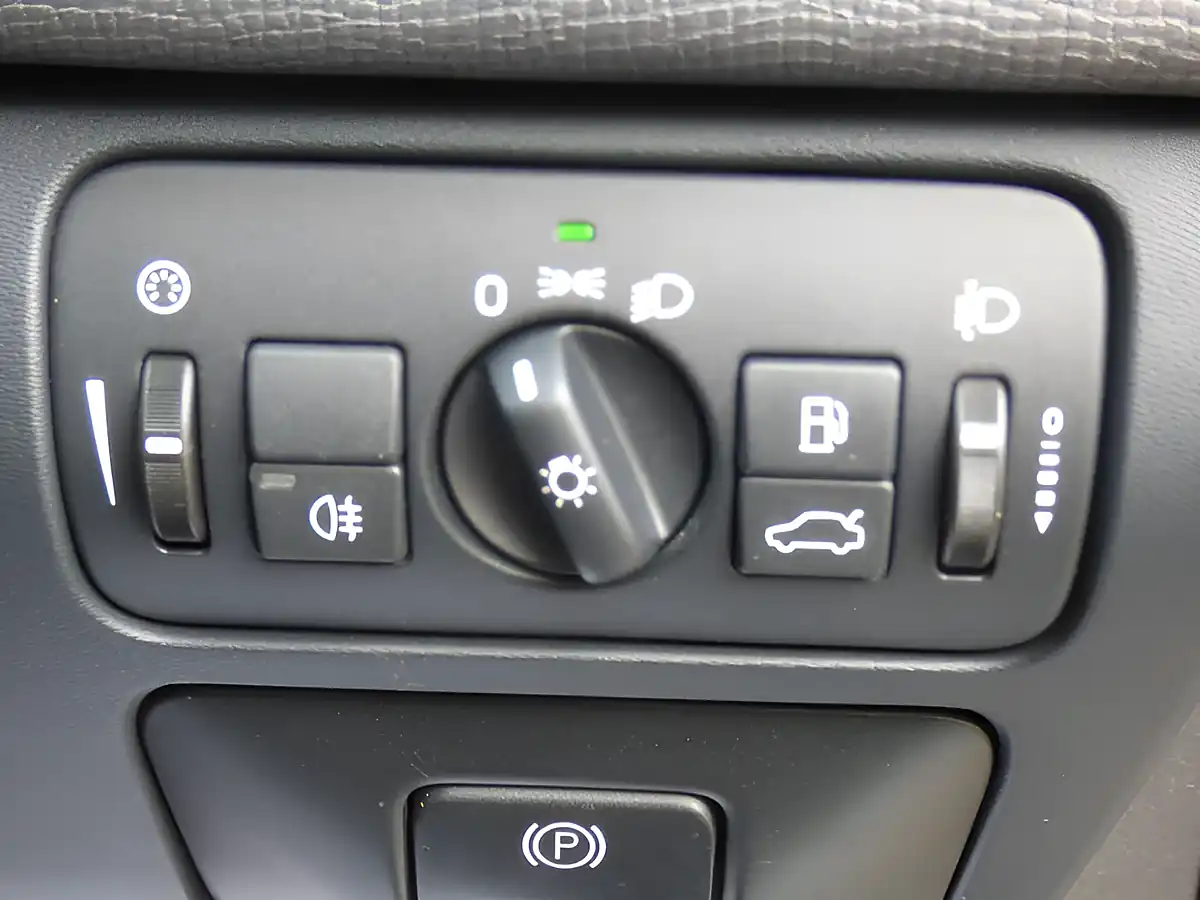 Used 2012 Volvo XC60 R-Design Silver - Interior and Exterior details 13