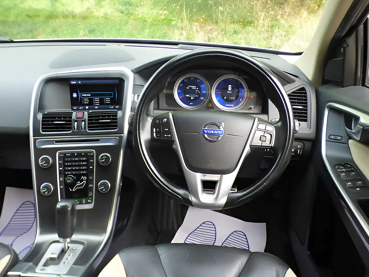 Used 2012 Volvo XC60 R-Design Silver - Interior and Exterior details 16