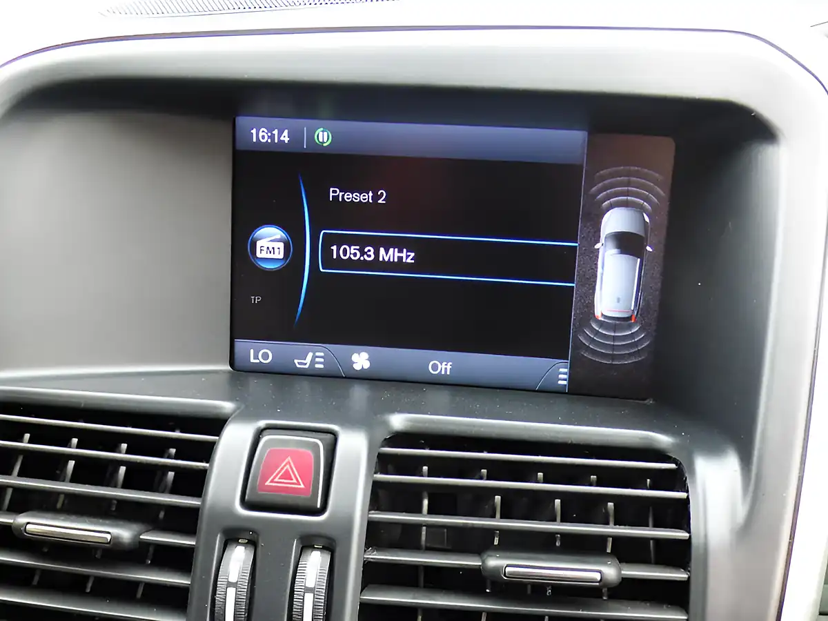 Used 2012 Volvo XC60 R-Design Silver - Interior and Exterior details 18
