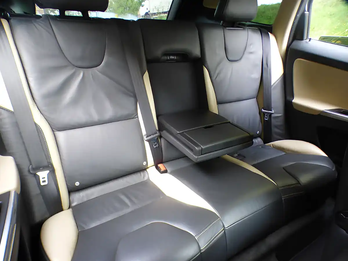 Used 2012 Volvo XC60 R-Design Silver - Interior and Exterior details 9