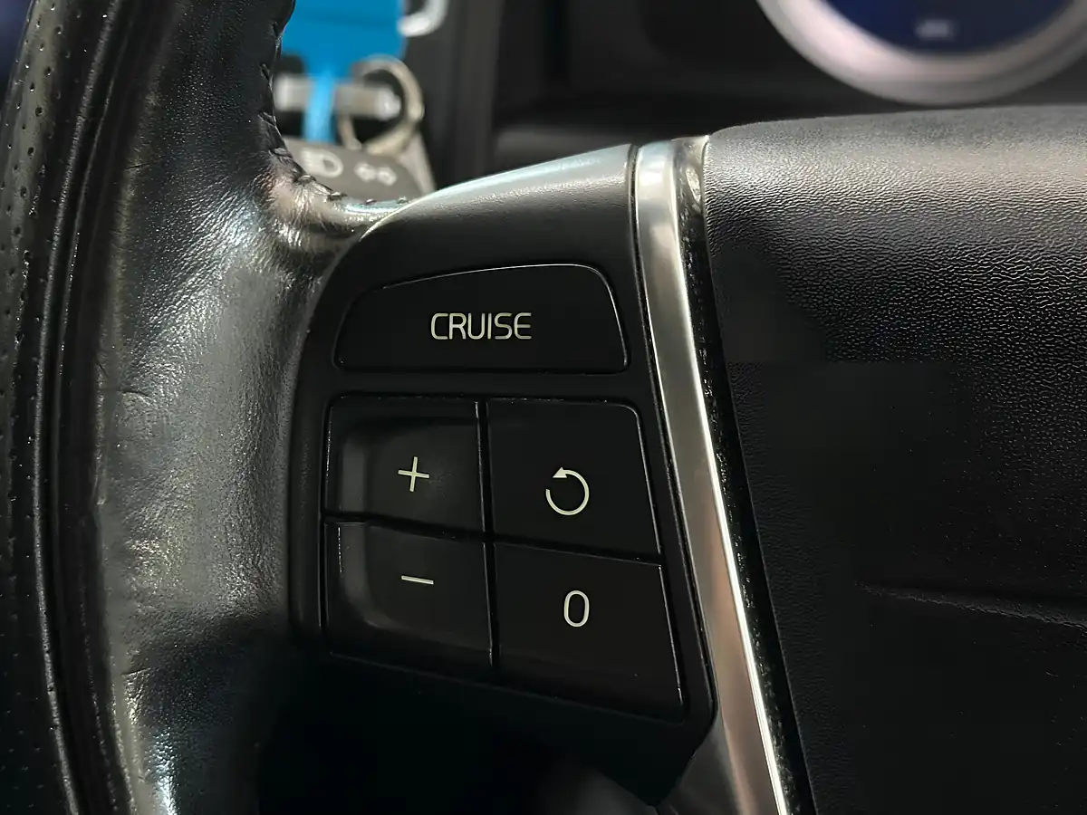 Used 2012 Volvo XC60 R-Design White - Interior and Exterior details 13