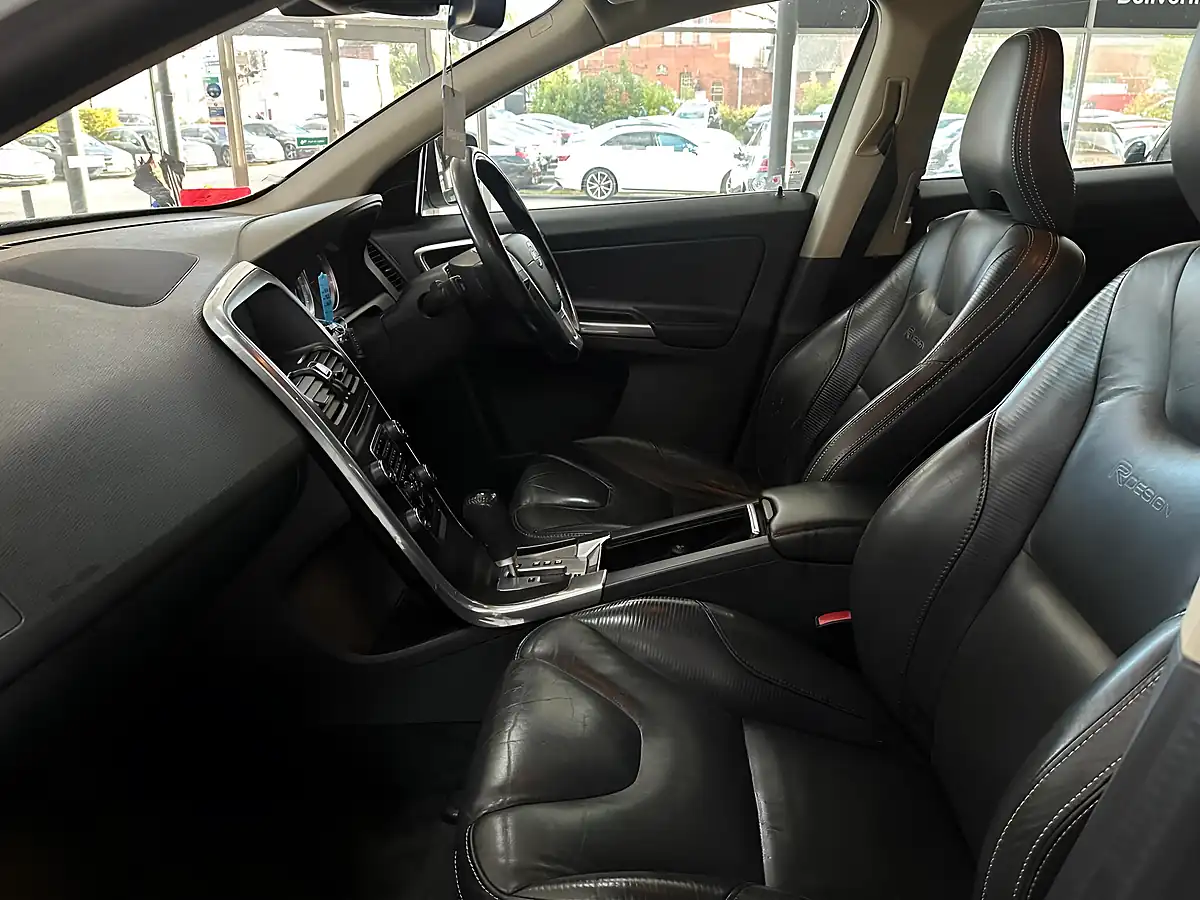 Used 2012 Volvo XC60 R-Design White - Interior and Exterior details 19
