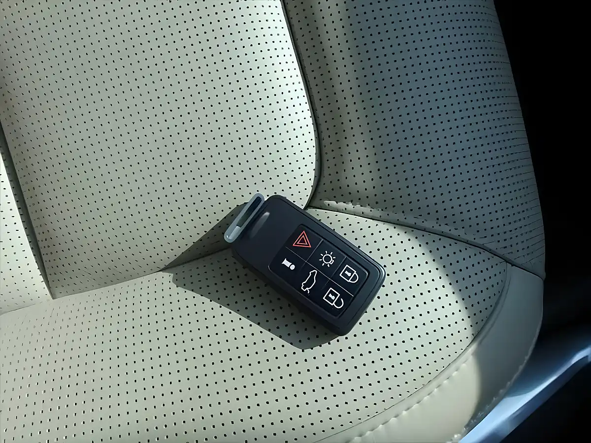 Used 2012 Volvo XC70 Se Lux Blue - Interior and Exterior details 13