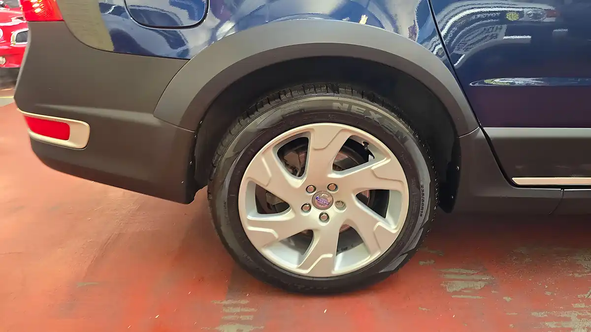 Used 2012 Volvo XC70 Se Lux Ocean Race Blue - Interior and Exterior details 20