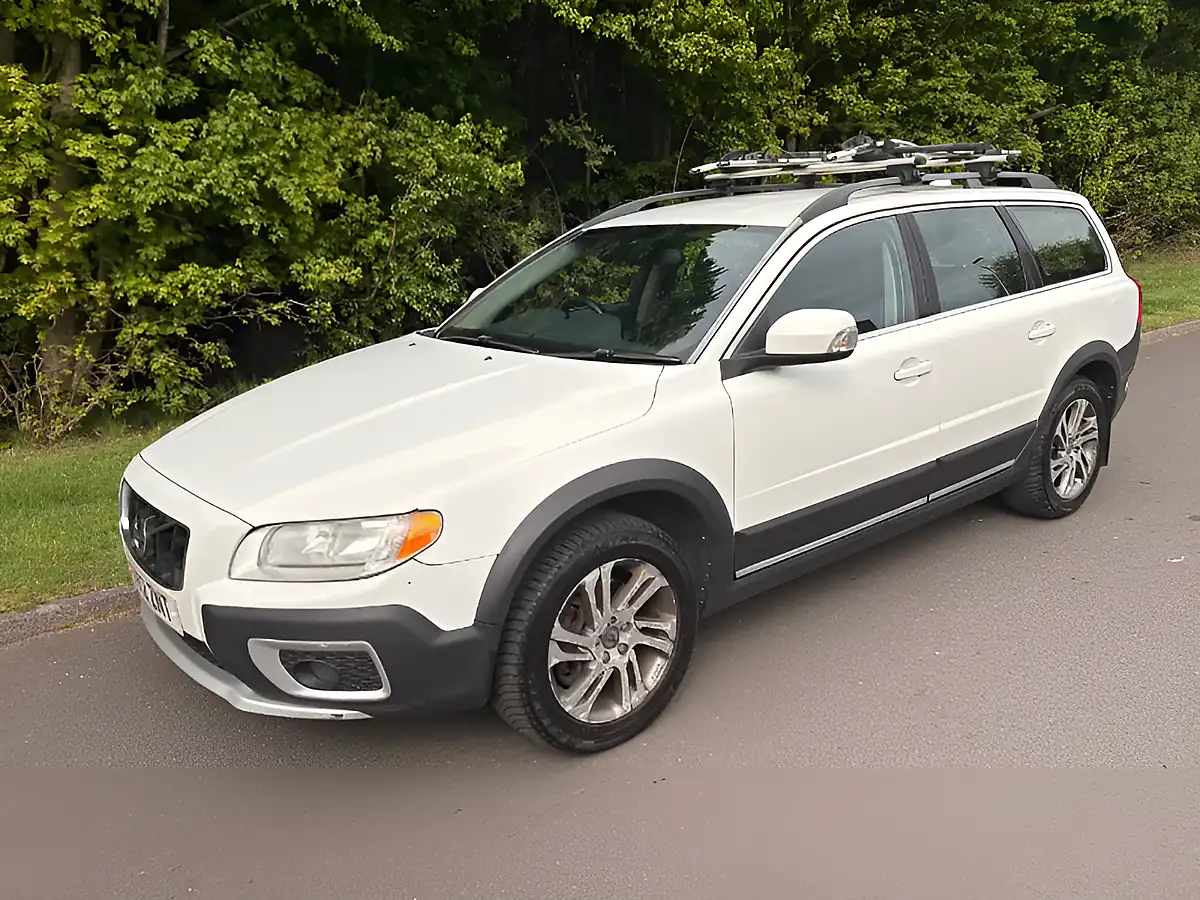 Used 2012 Volvo XC70 Se White - Front View