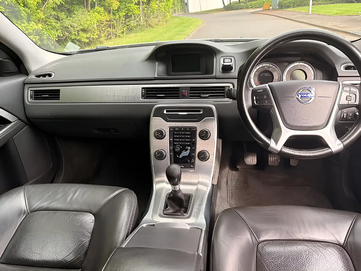 Used 2012 Volvo XC70 Se White - Interior and Exterior details 12