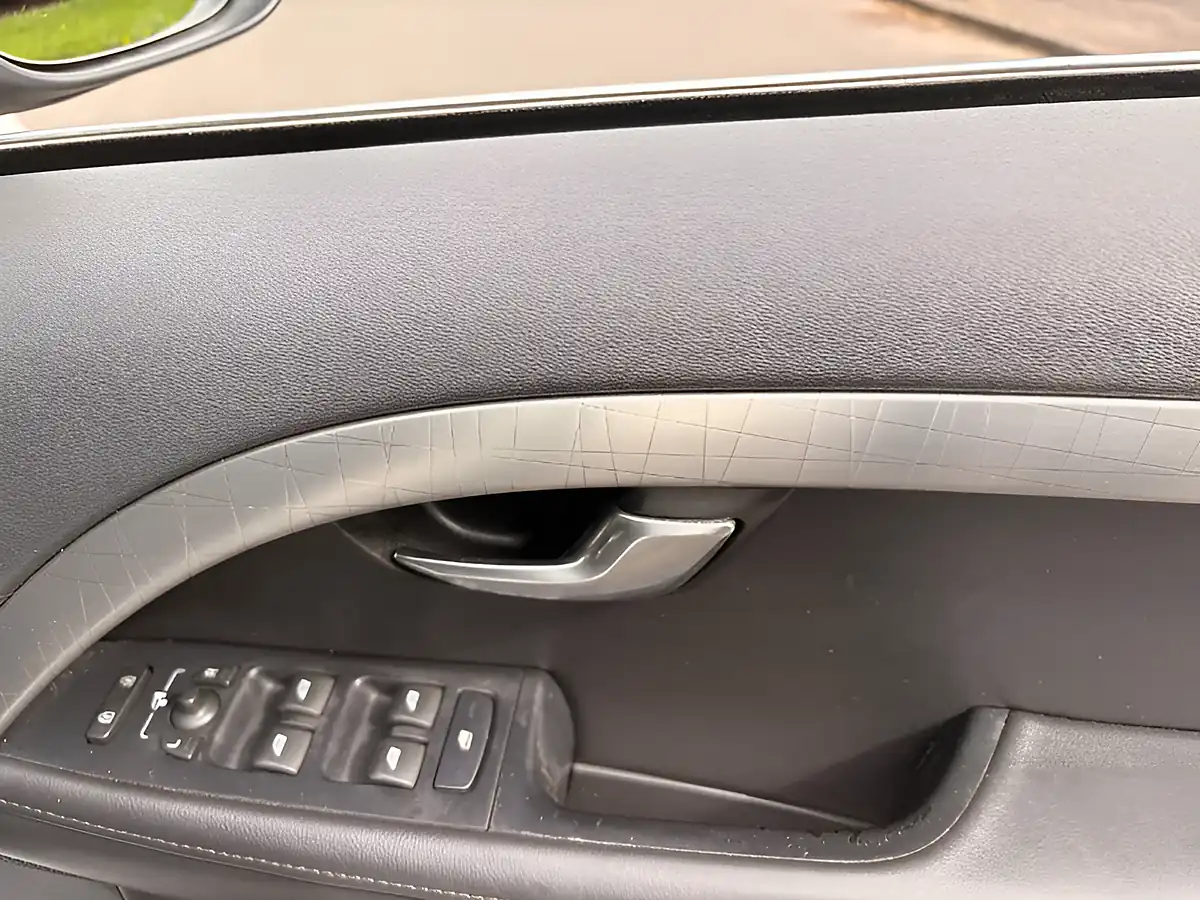 Used 2012 Volvo XC70 Se White - Interior and Exterior details 16
