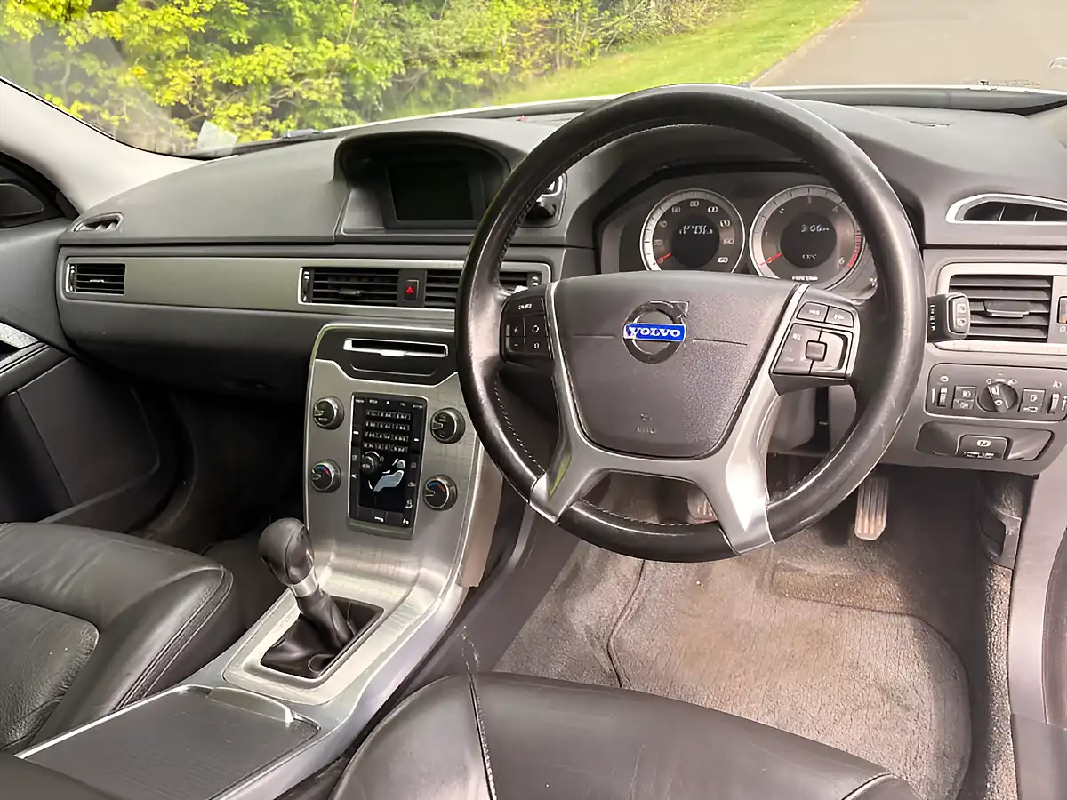 Used 2012 Volvo XC70 Se White - Interior and Exterior details 17
