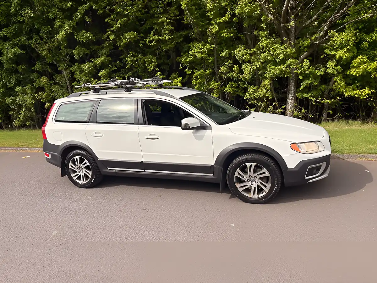 Used 2012 Volvo XC70 Se White - Interior and Exterior details 6