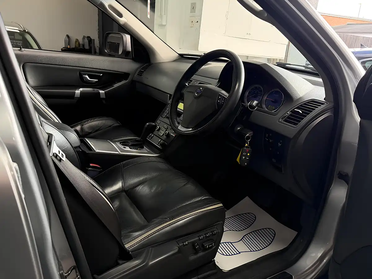Used 2012 Volvo XC90 R-Design Silver - Interior and Exterior details 16