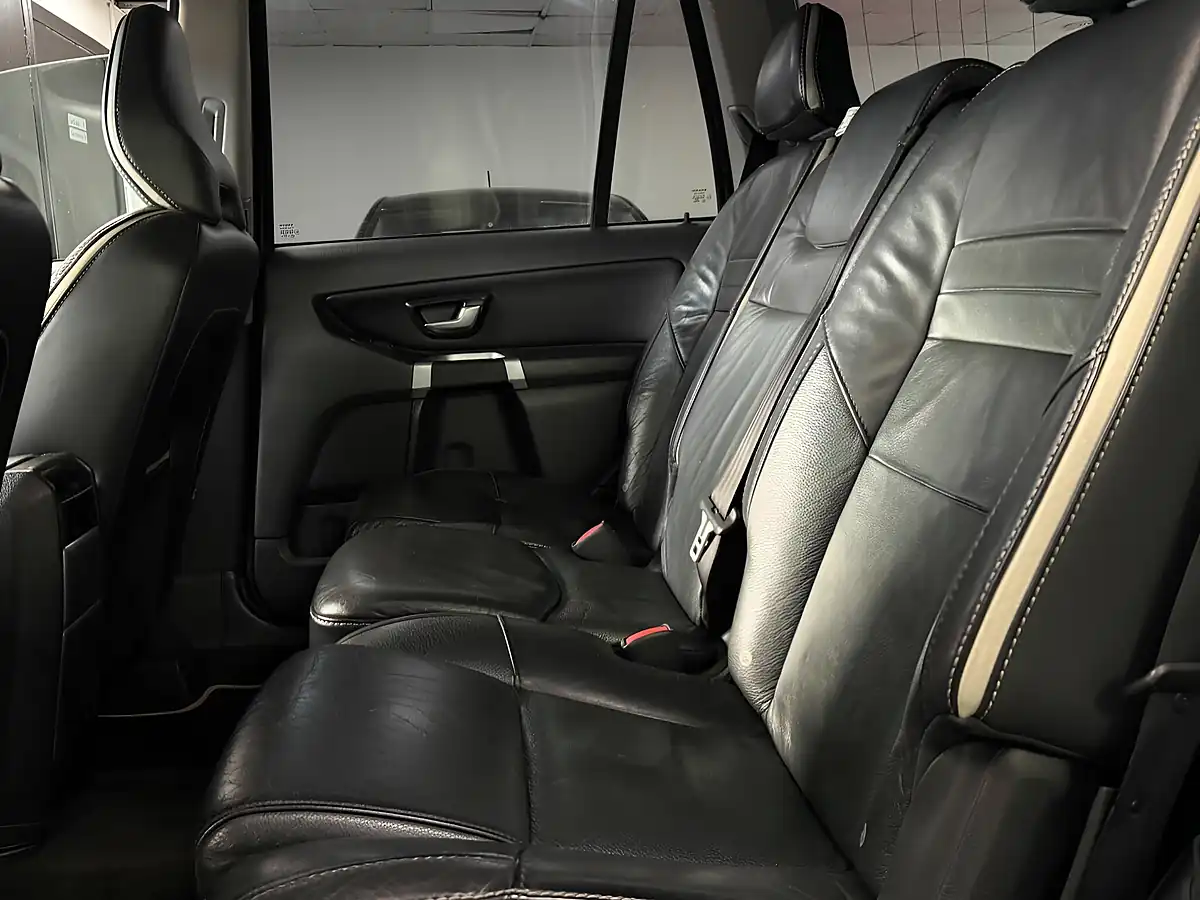Used 2012 Volvo XC90 R-Design Silver - Interior and Exterior details 19