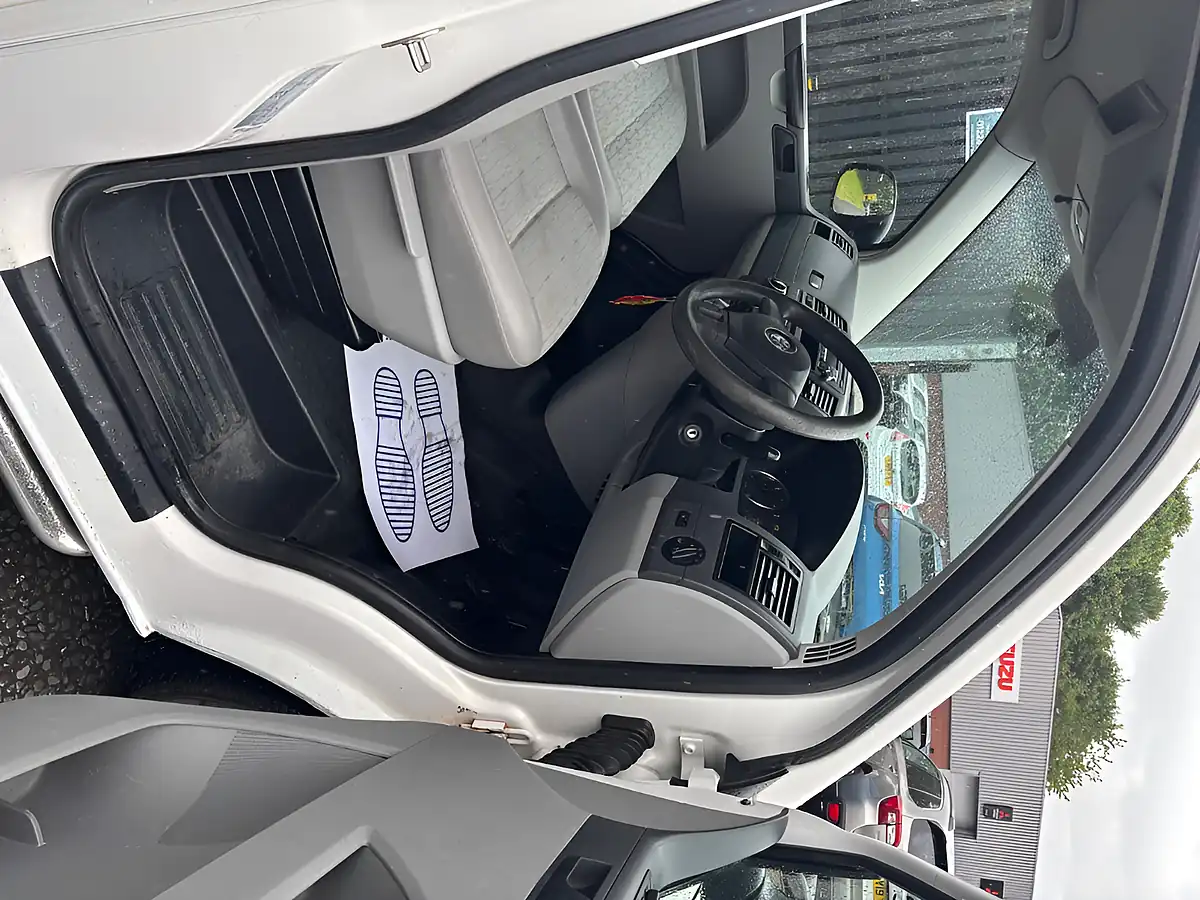Used 2012 Vw Transporter T32 102 Lwb White - Interior and Exterior details 11
