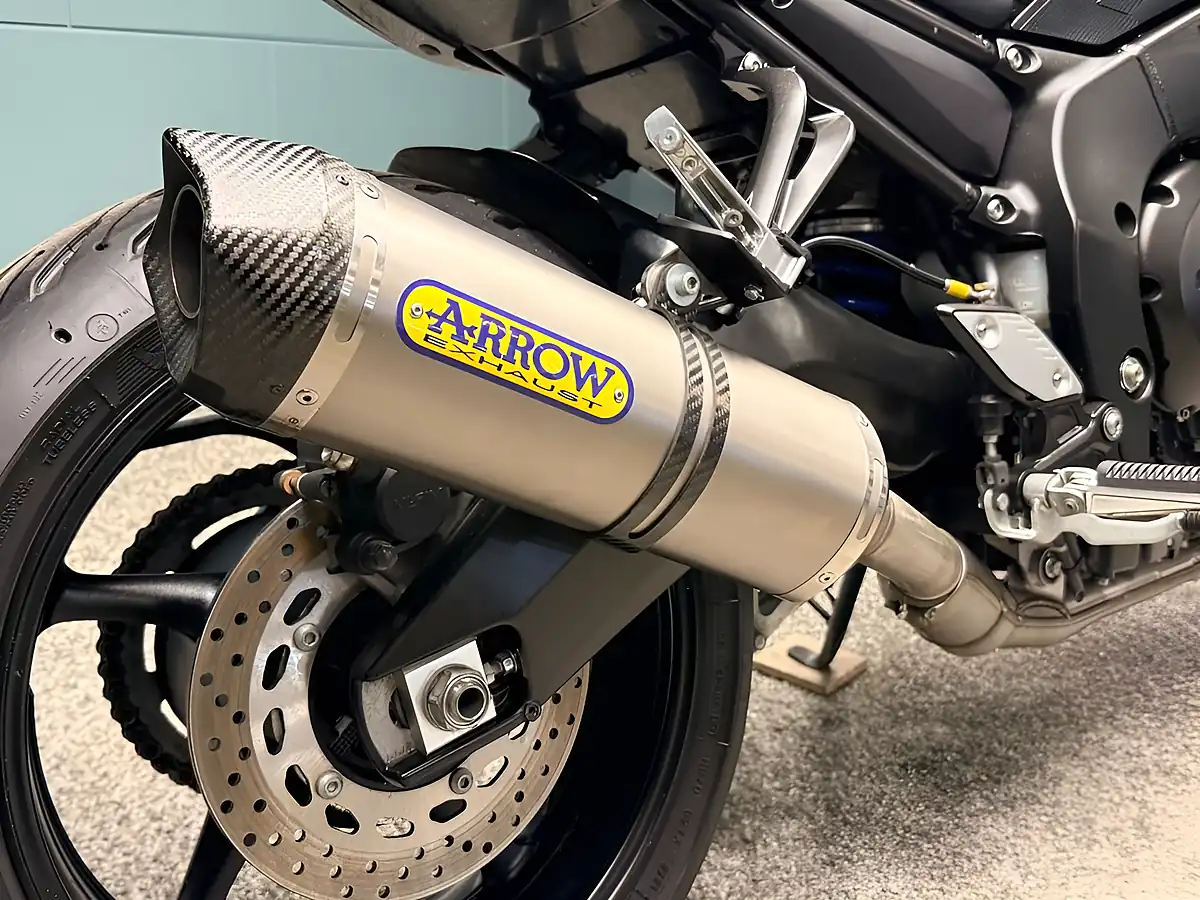 Used 2012 Yamaha Fz8 Black - Interior and Exterior details 13
